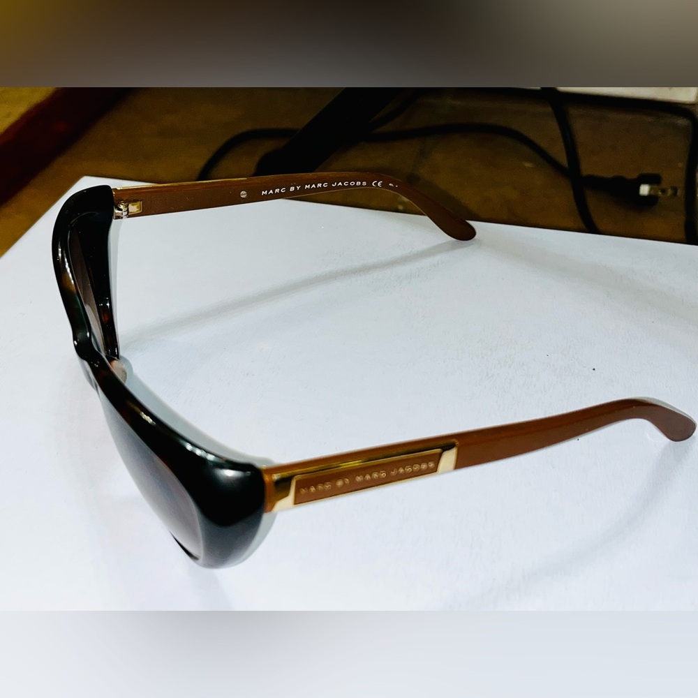 Marc By Marc Jacobs Black Classic Sunglasses - Picture 4 of 7